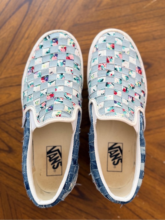 Vans Shoes - Vans Classic Slip On Stackform Woven Denim Floral 9 Quilted Fabric Sneakers